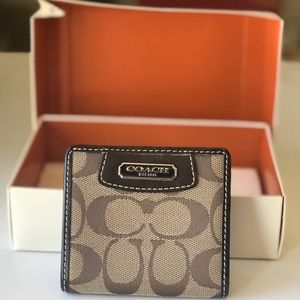 new mini coach wallet
